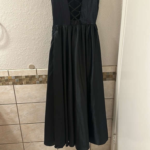 JS Collections Black Satin Dress - Picture 6 of 8